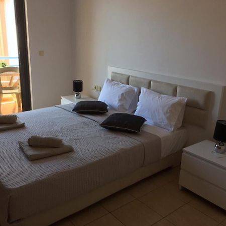 Sea And Sky Apartments Saranda Oda fotoğraf