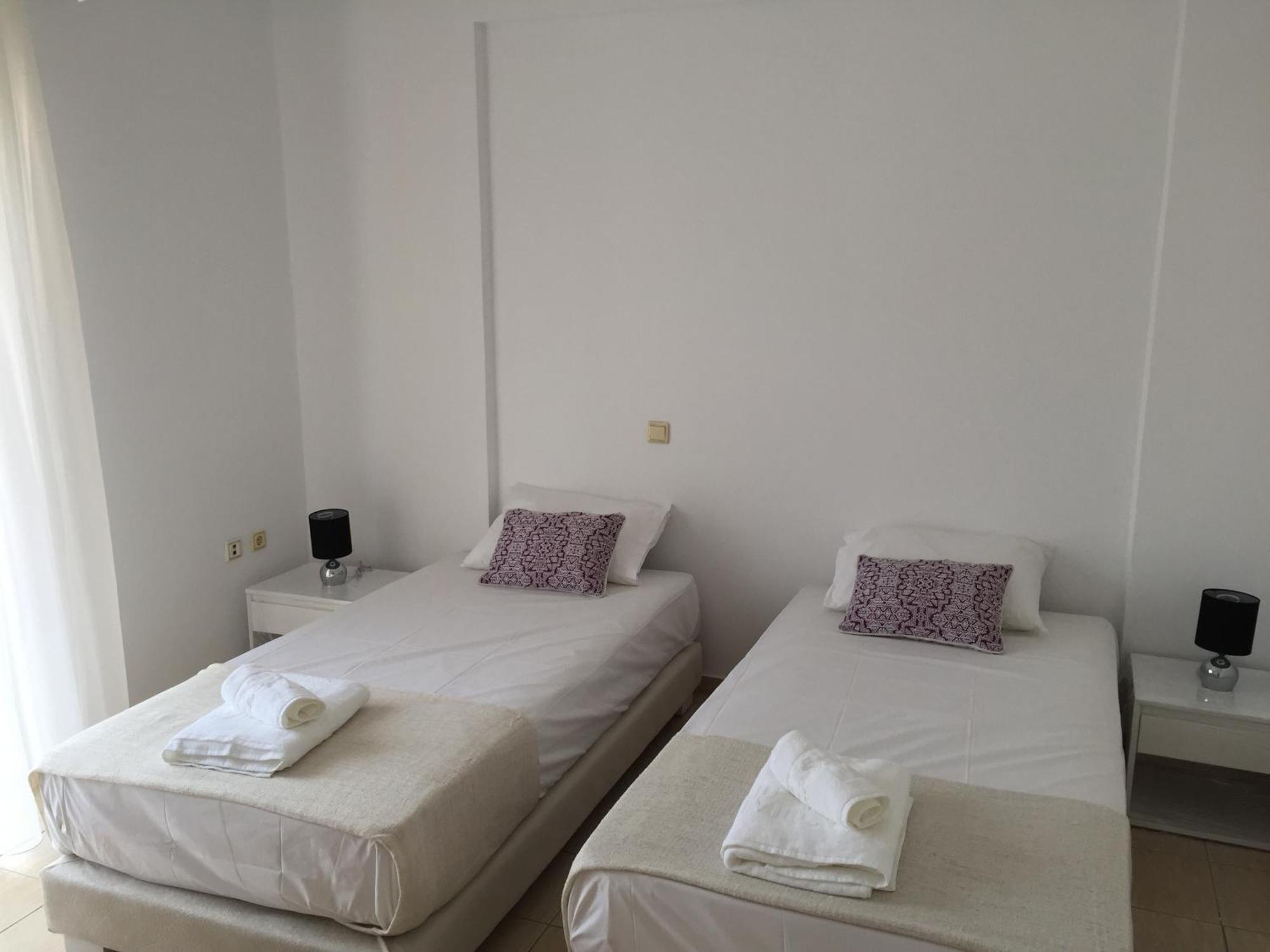 Sea And Sky Apartments Saranda Oda fotoğraf
