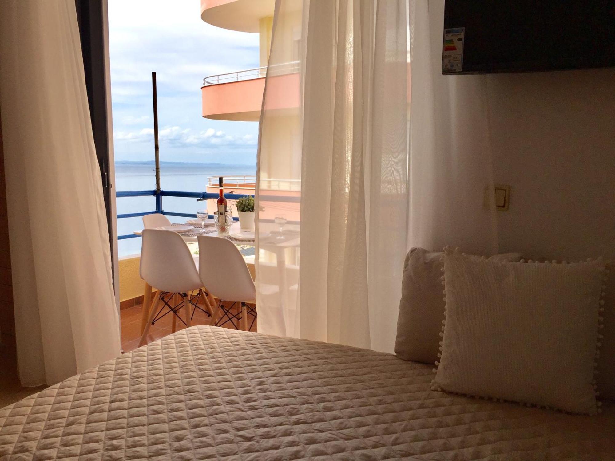 Sea And Sky Apartments Saranda Oda fotoğraf