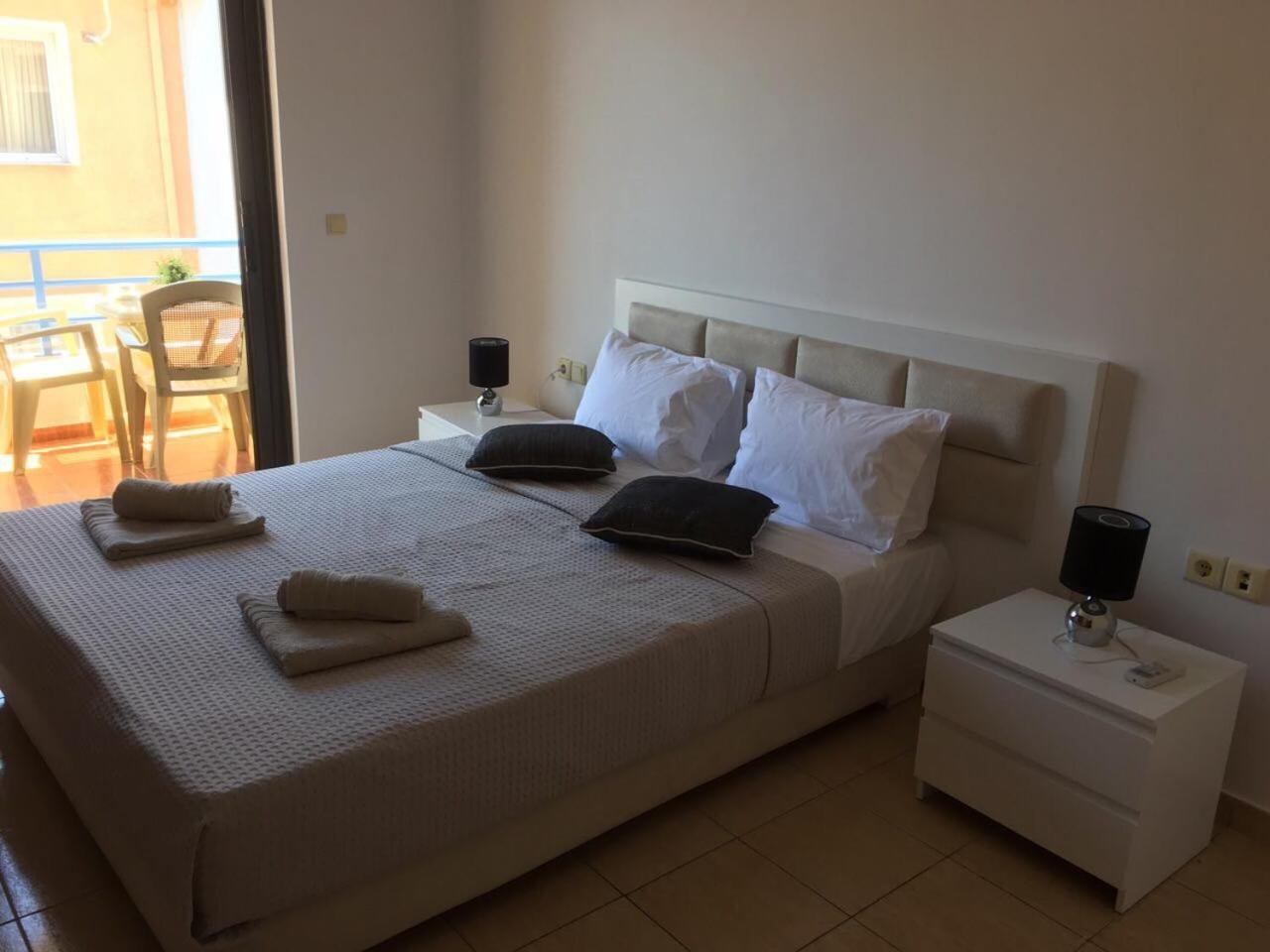 Sea And Sky Apartments Saranda Oda fotoğraf